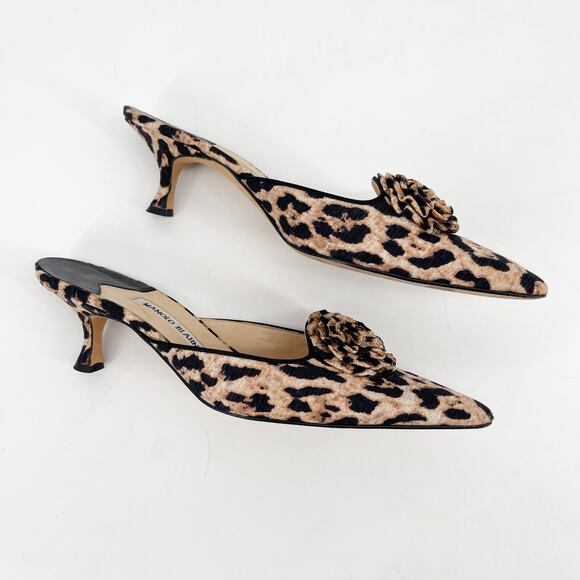 Manolo Blahnik Leopard Print Fabric Rosette Pointed Toe Kitten Heel Mules IT 41 - Picture 3 of 11